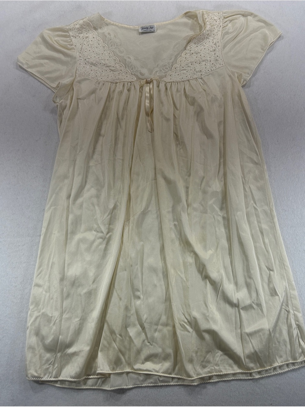 Vintage Vanity Fair Nightgown Womens L Ivory Lace Made USA Romantic